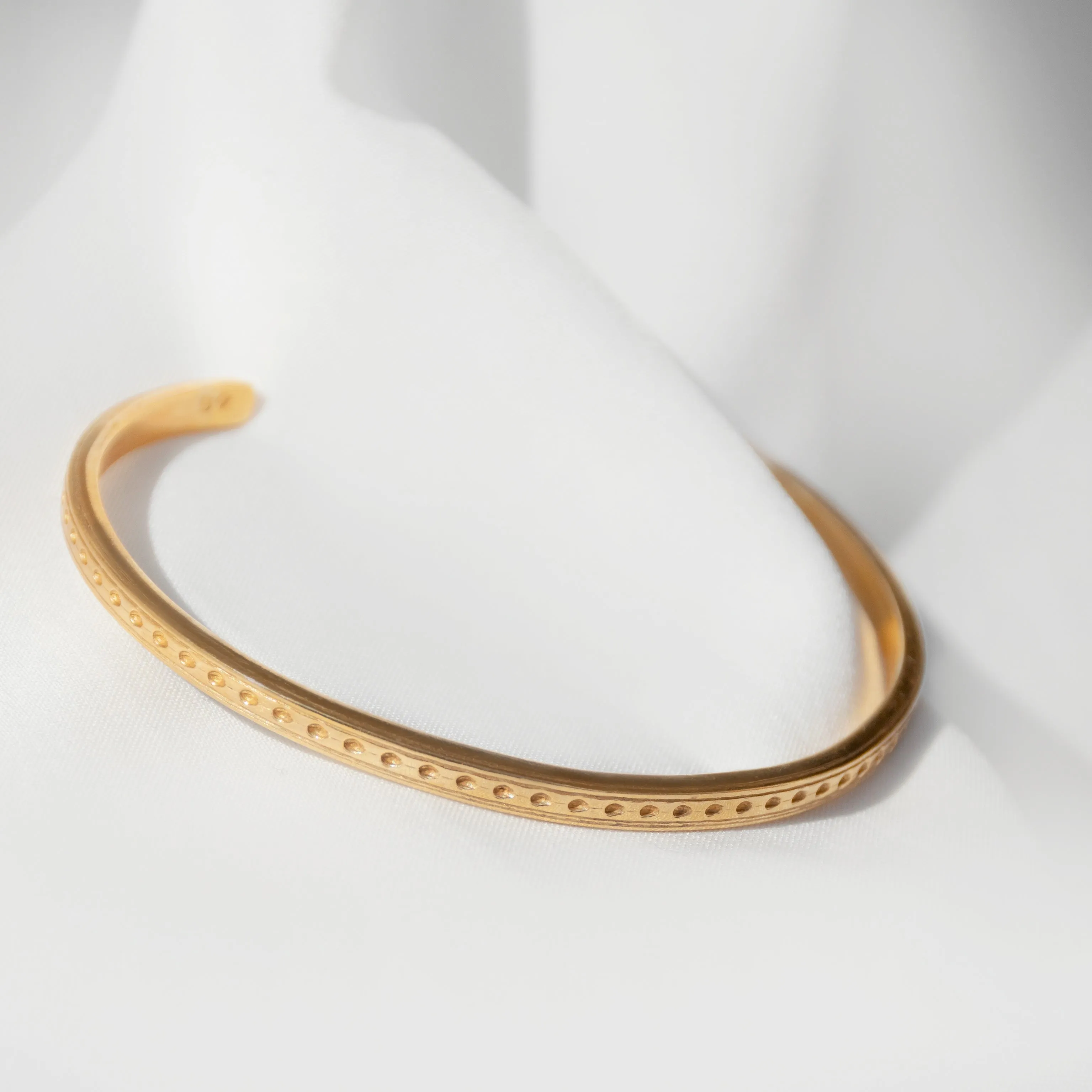 DOT | OPEN BANGLE