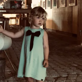 The Tiny Chapel Dress - Short Sleeves